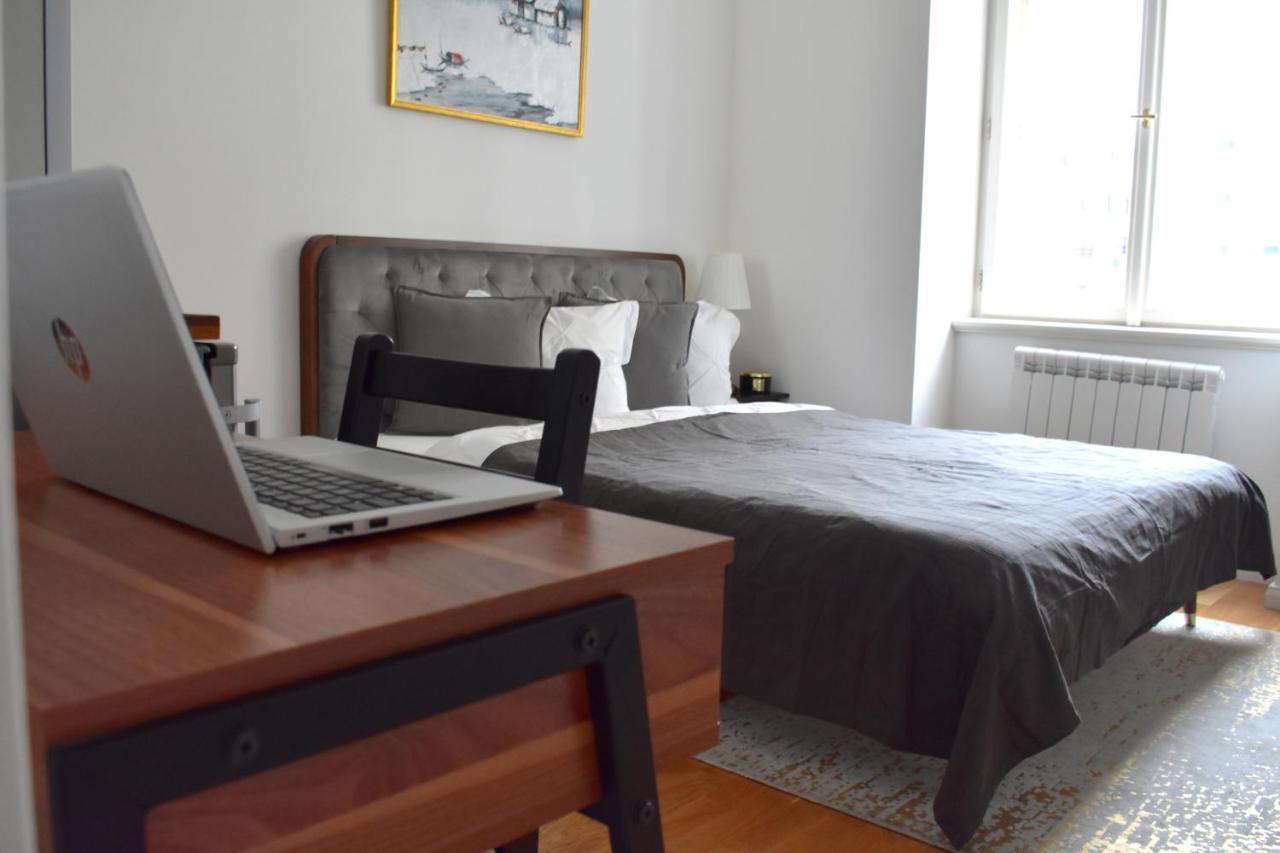 Lovely Apartment In Center Прага Екстериор снимка
