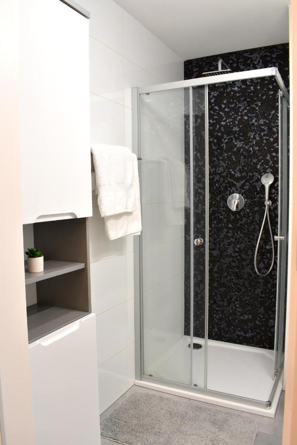 Lovely Apartment In Center Прага Екстериор снимка
