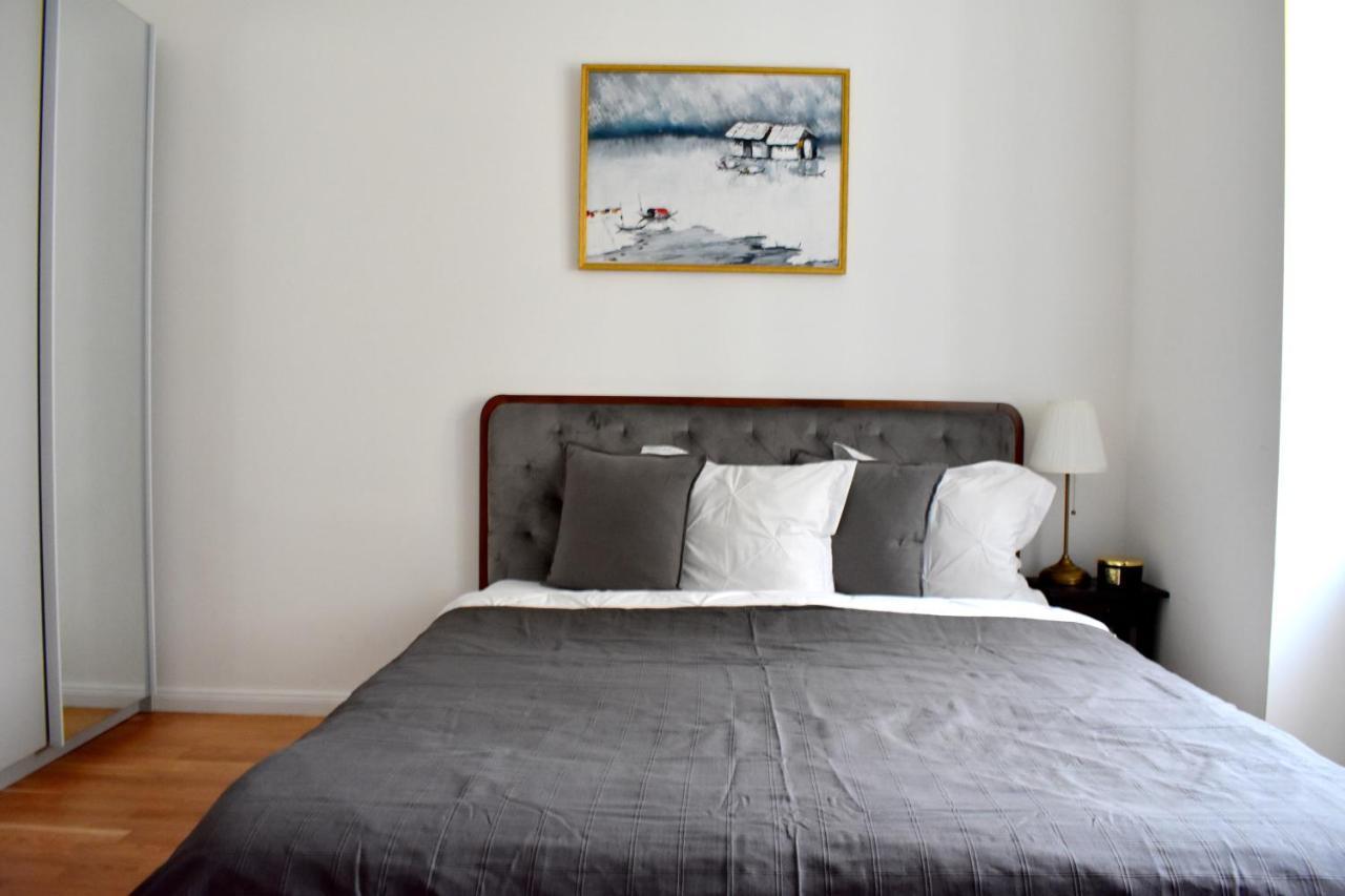 Lovely Apartment In Center Прага Екстериор снимка